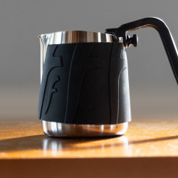 Flair Milk Pitcher - konvička na napeňovanie mlieka